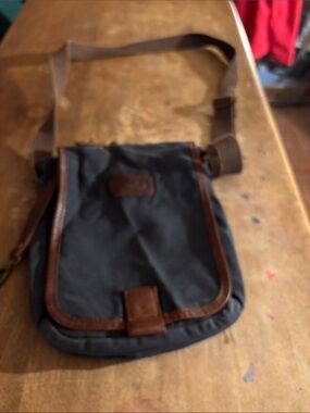 Duluth Trading Co Navy and Brown Messenger Crossbody